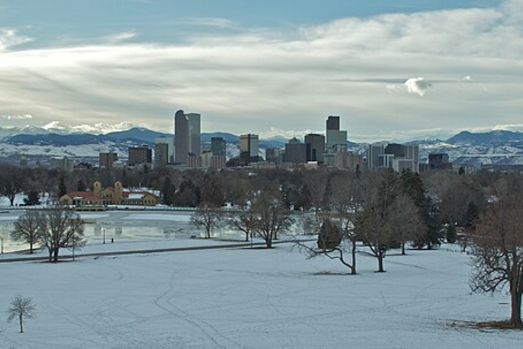 Denver Commuters Face Wintry Challenges: Slippery Roads and Snow Accumulation During Morning Rush