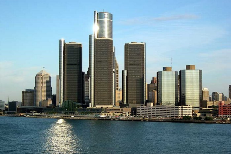 Detroit Forecast: A Mix of Sunshine and Showers with Mild Temperatures Ahead