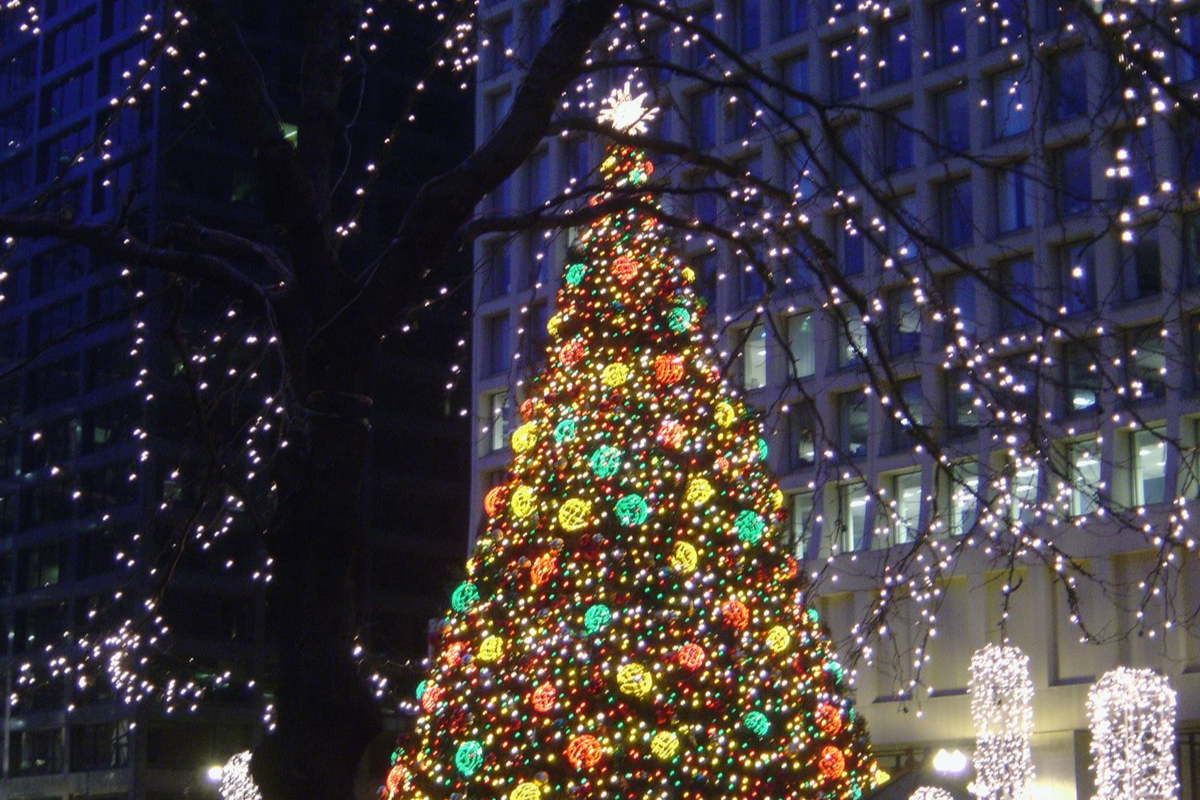 Downtown Detroit to Sparkle with 21st Annual Christmas Tree Lighting