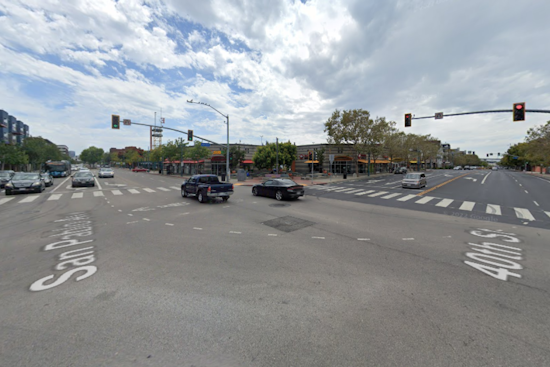 Driver Crashes into Emeryville Building, Traffic Light Down at San Pablo and 40th Street