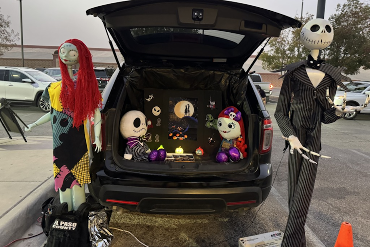 El Paso Sheriff's Office and Starbucks Partner for a Halloween "Trunk or Treat" Event to Strengthen Community Bonds