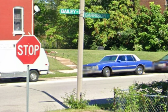 Elderly Man Escapes with Minor Injuries After Teens Attempt Carjacking on St. Louis Streets
