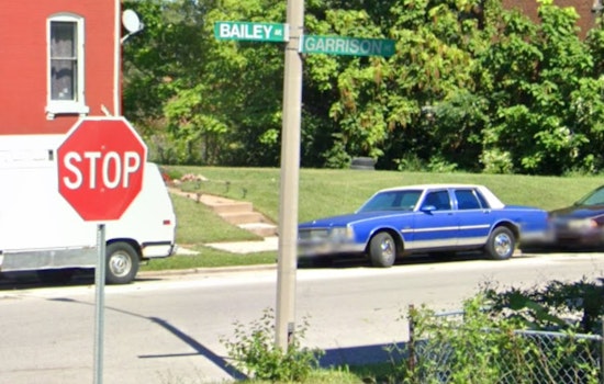 Elderly Man Escapes with Minor Injuries After Teens Attempt Carjacking on St. Louis Streets