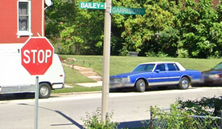 Elderly Man Escapes with Minor Injuries After Teens Attempt Carjacking on St. Louis Streets