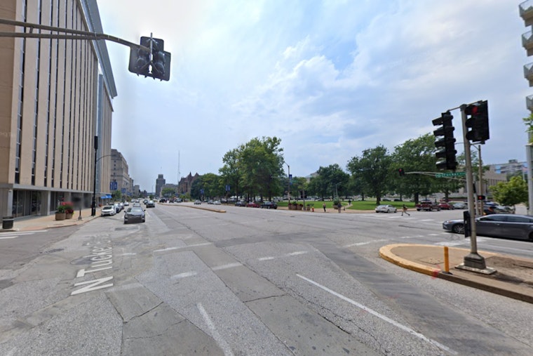 Elderly Woman Robbed at Gunpoint in Downtown St. Louis as Police Seek Information