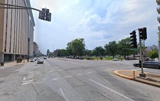 Elderly Woman Robbed at Gunpoint in Downtown St. Louis as Police Seek Information