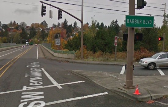 Fatal Traffic Collision on Southwest Portland Intersection Claims One Life, Injures Others
