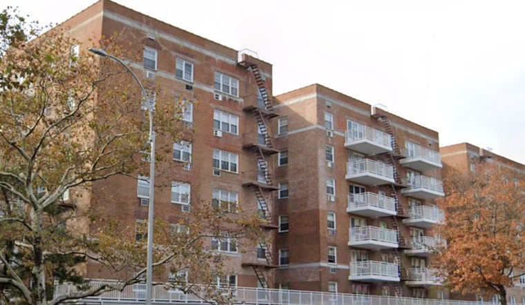 FDNY Firefighters Injured in Queens as Howard Beach Apartment Blaze Draws Massive Response and Displaces Residents