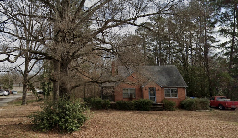 Firefighter Sustains Ankle Injury While Battling East Charlotte House Fire as Cause Remains Under Investigation