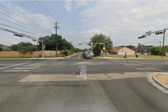 Four Injured, Two Critically, in Multi-Vehicle Crash Near Manor, Investigation Underway