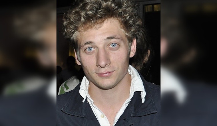 From Glenview Therapist to Celebrity Double, Local Wins Jeremy Allen White Lookalike Contest in Chicago