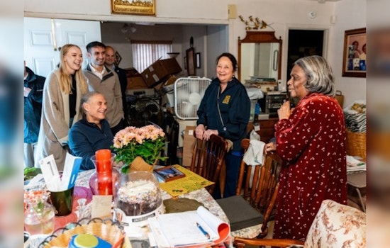 Governor Greg Abbott and First Lady Serve Meals on Wheels in Austin on Thanksgiving