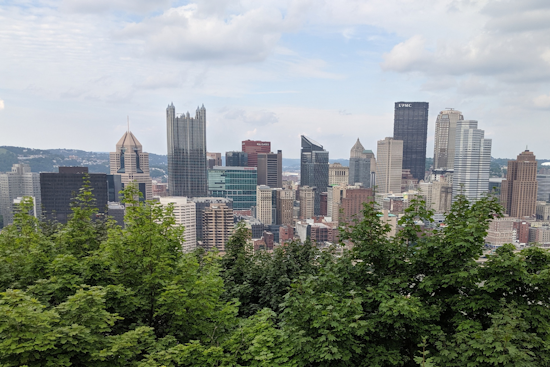 Grey Skies Persist in Pittsburgh, Light Rain and Drizzle Dominate the Forecast