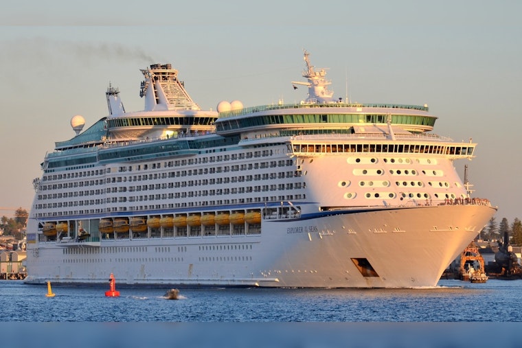 Harsh Weather Disrupts Royal Caribbean Cruise From Spain to Miami, Crew Praised for Professionalism