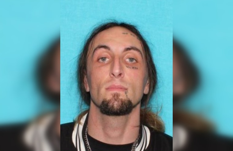 Hendersonville Police Hunt for Suspect Accused of Aggravated Burglary and Theft Over $10K