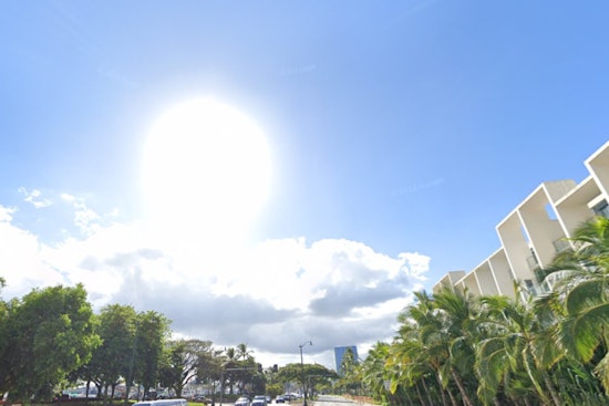 Honolulu Weather Service Predicts Light Winds and Stable Conditions for Hawaii, High Surf Warning in Effect