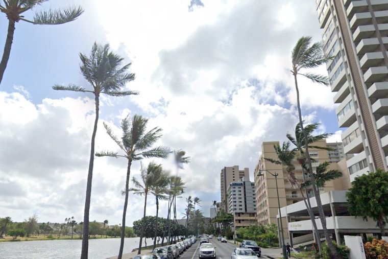 Honolulu Weekend Forecast Features Gentle Trades and Potential Thunderstorms with High Surf Advisory