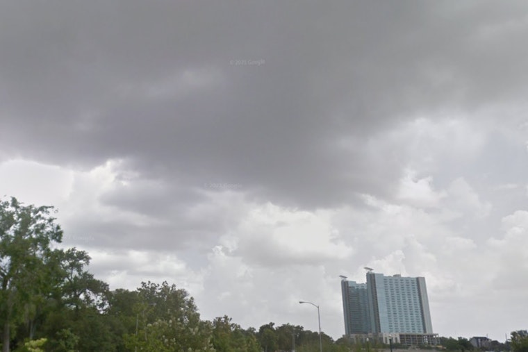 Houston Braces for Chilly Nights and Possible Showers Following Black Friday