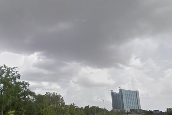 Houston Braces for Chilly Nights and Possible Showers Following Black Friday