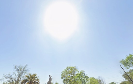 Houston Braces for Weather Whiplash, Near-Record Heat Before Thanksgiving Cold Snap