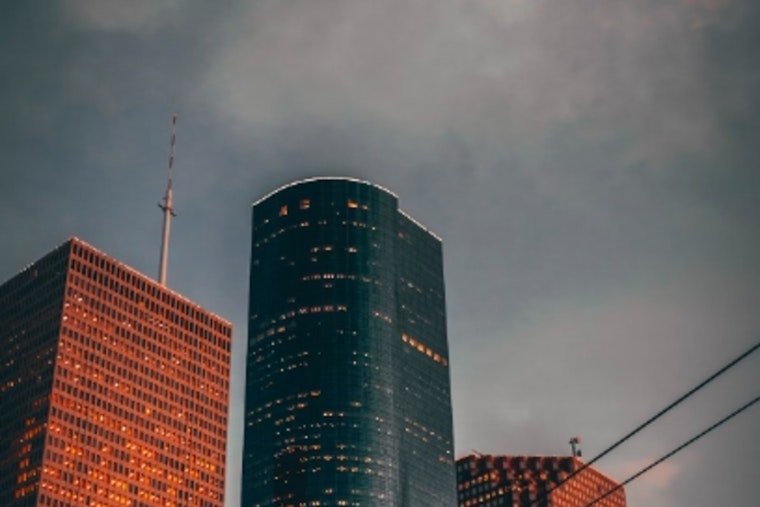 Houston Glimpses Fall Weather Relief Amidst Scattered Showers, Cooler Temperatures on the Horizon