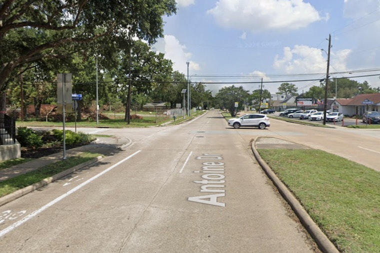 Houston Police Investigate Fatal Crash on Antoine Drive, Alcohol Suspected in Driver's Death
