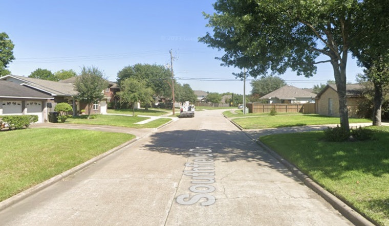 Houston Police Pursue Gunman in Southwest Neighborhood Homicide on Southfield Drive