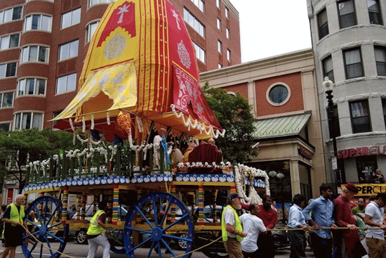 ISKCON Houston Modifies 'Festival of Bliss' Chariot Parade Amid Traditionalist Concerns