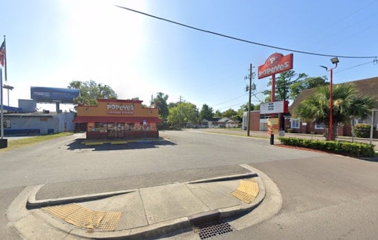 Jacksonville Police Shoot Man Suspected of Threatening Mother and Children at Local Popeyes