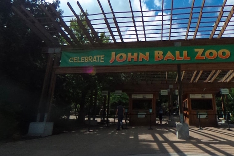 John Ball Zoo in Grand Rapids Breaks Attendance Records, Draws 800,000 Visitors Preparing for Season Finale