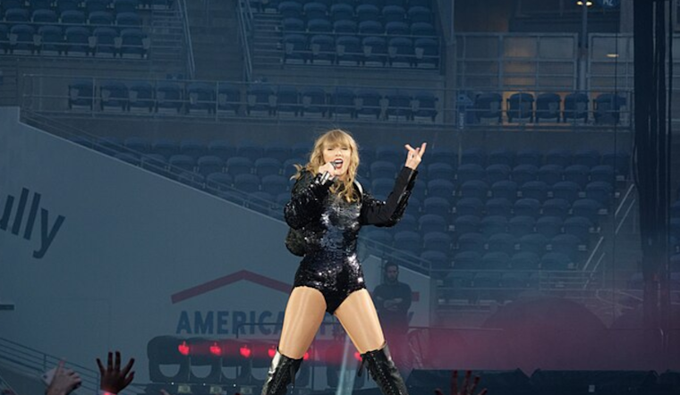 Kingsport's Bays Mountain Park Sparkles with Festive Laser Light Shows Featuring Taylor Swift and Queen Tributes