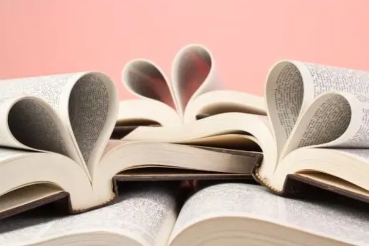 Las Cruces Romance Lovers Unite at Branigan Library's Festive Romance Discussion Group Event