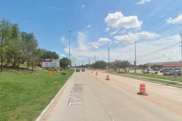 Male Driver Killed and Female Passenger Injured in Houston Parkway Crash as HPD Investigates