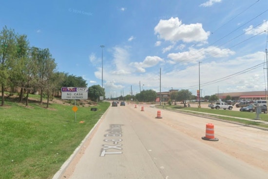 Male Driver Killed and Female Passenger Injured in Houston Parkway Crash as HPD Investigates