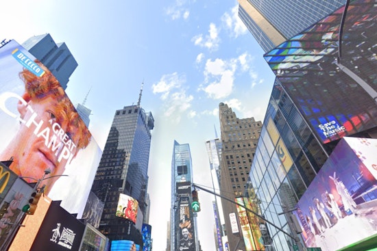 Manhattan Expects Sunny Skies and Mild Temperatures