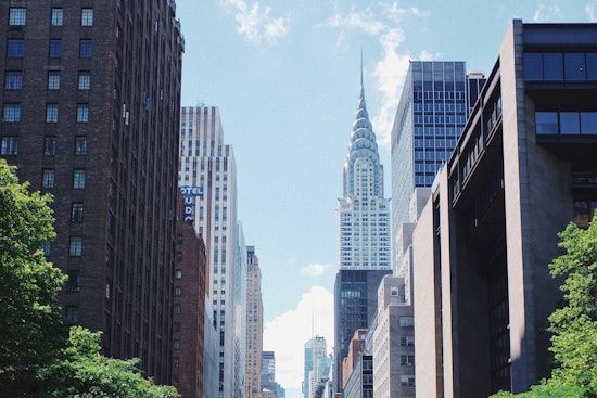 Manhattan Experiences Unseasonably Warm November Day Amid Red Flag Warning