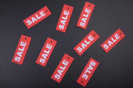 Massachusetts Shoppers Gear Up for Black Friday Crowds, Waning Deals Spark Critique