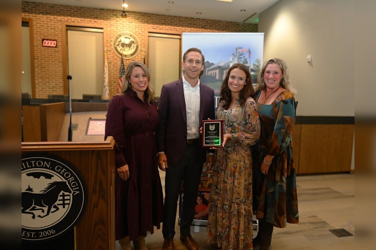 Milton Honors Local Heroes at Volunteer Dinner, Bill Lusk Bags Golden Horseshoe Service Award