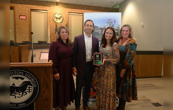 Milton Honors Local Heroes at Volunteer Dinner, Bill Lusk Bags Golden Horseshoe Service Award