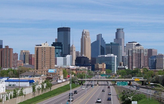 Minneapolis Braces for Windy Weekend, Gusts Up to 35 MPH Expected as Snow Flurries Subside