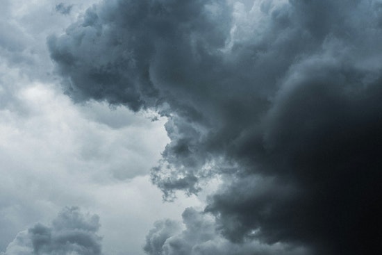 Minneapolis Residents to Experience Rain, Fog, and a Glimpse of Sun in a Week of Mixed Weather Patterns