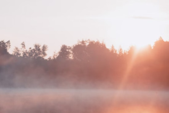Morning Fog Enshrouds the Charlotte Area, and Commuters Are Advised to Travel with Caution