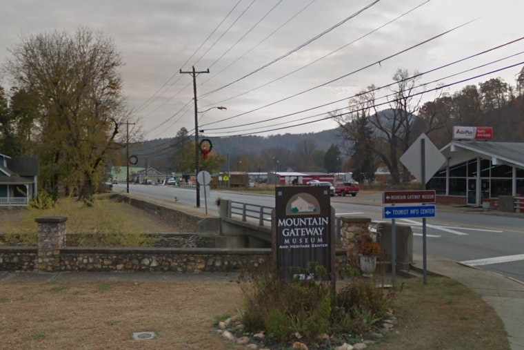 Mountain Gateway Museum Hosts Festive Open House Ahead of Old Fort's Annual Christmas Parade