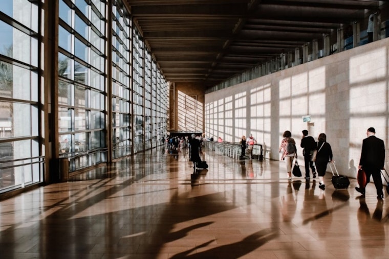 New Federal Regulations Guarantee Refunds for Flight Delays and Cancellations Amid Thanksgiving Travel Peak at Atlanta Airport