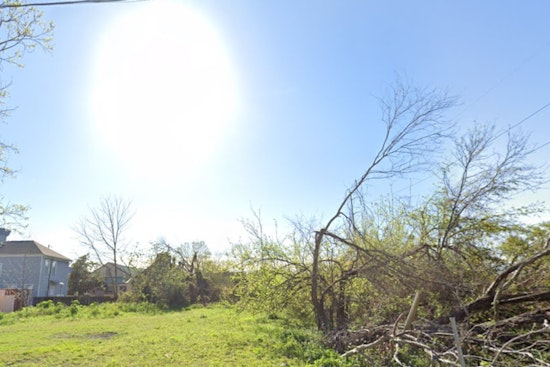 New Orleans to Enjoy Sunny Skies and Face Possible Showers in Upcoming Weather Shifts