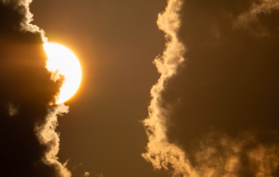 New York City Braces for Mixed Weather with Clouds and Rain Disrupting Sunshine Early in the Week