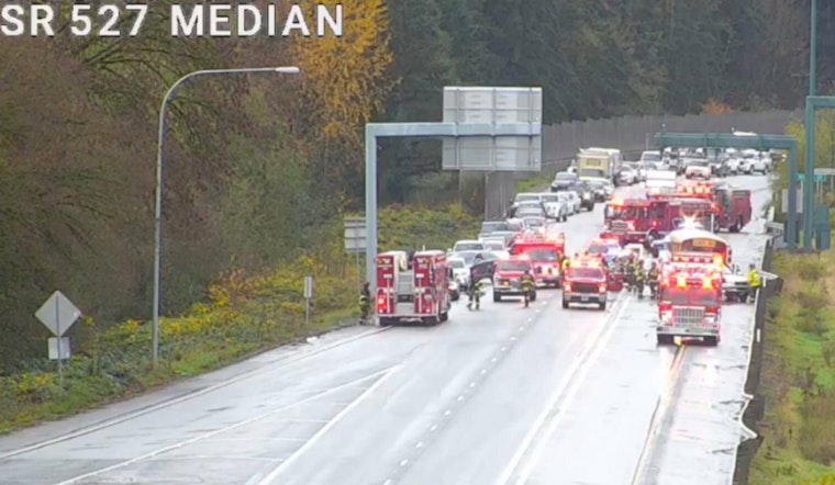 No Injuries Following School Bus Collision on I-405 in Bothell; Traffic Disruptions Eased as Lanes Reopen