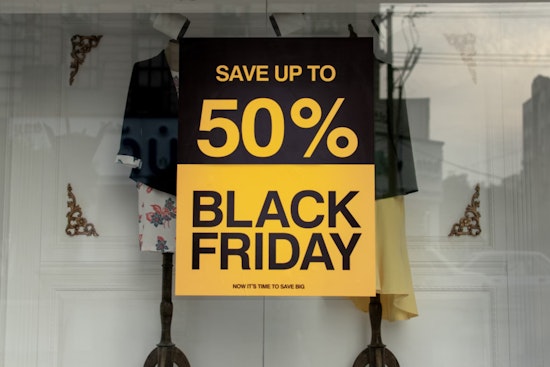 NY and NJ Shoppers Flood Stores for Black Friday Deals as Retailers Kick Off Holiday Season Sales