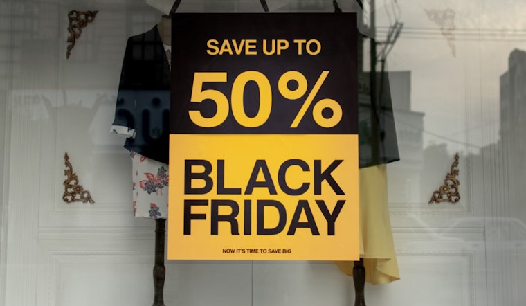 NY and NJ Shoppers Flood Stores for Black Friday Deals as Retailers Kick Off Holiday Season Sales