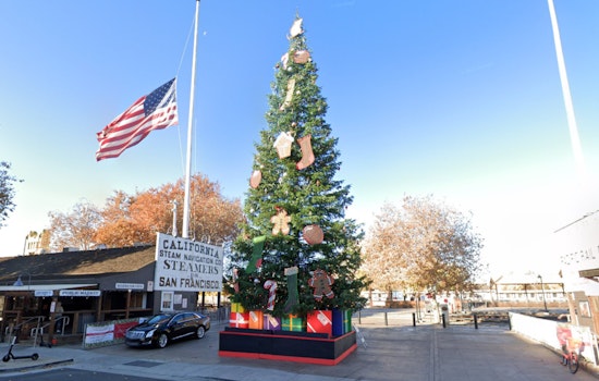 Old Sacramento Welcomes Towering Holiday Tree, Preparations Underway for Festive Lighting Ceremony